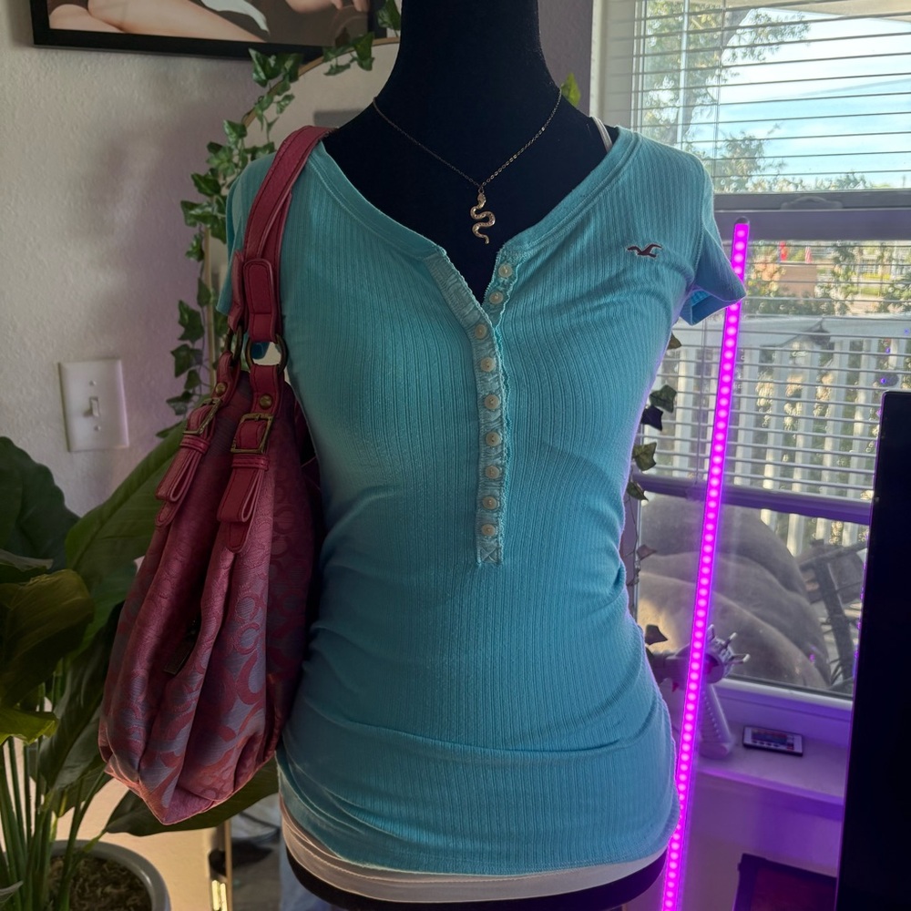 Hollister Women's Aqua Henley Stretch Tee